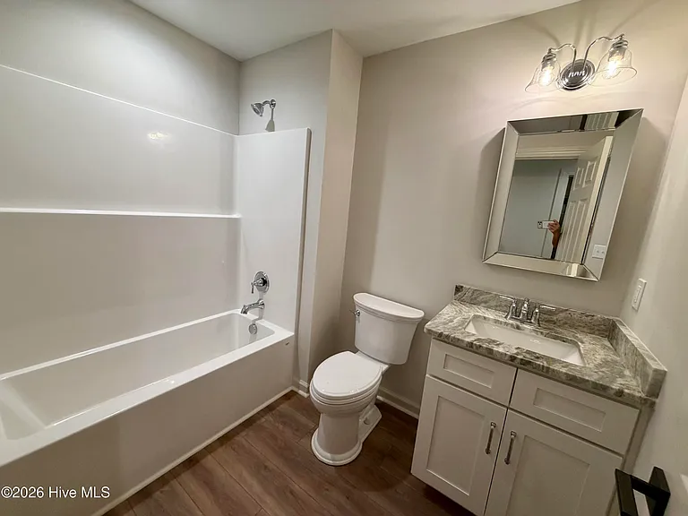 6735 Hill St — Photo 31