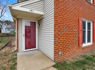 101 Kingsbridge Ln, Yorktown, VA 23692