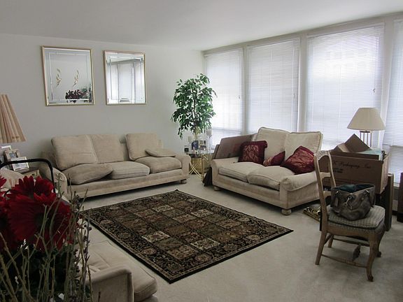 5th image of 1451 E 55th St #704N