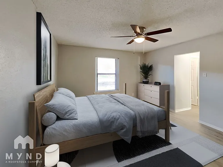 717 Timberoaks Dr — Photo 3