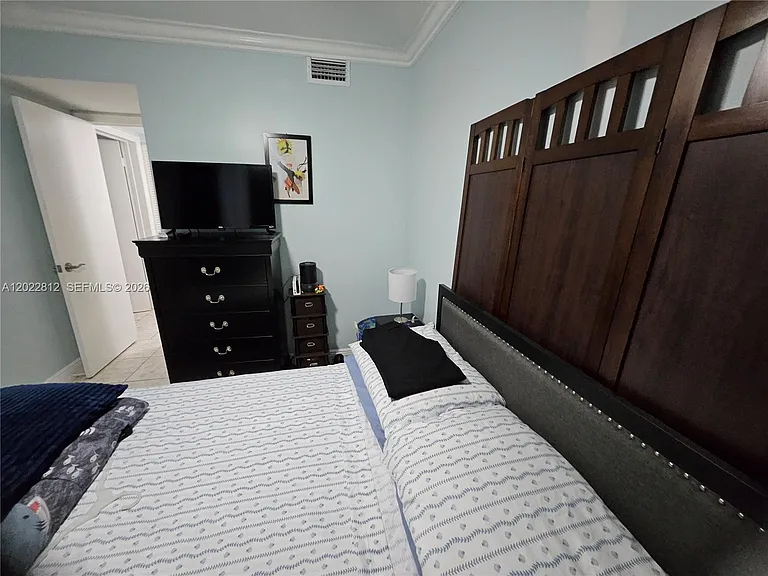212 Lake Pointe Dr #113 — Photo 35