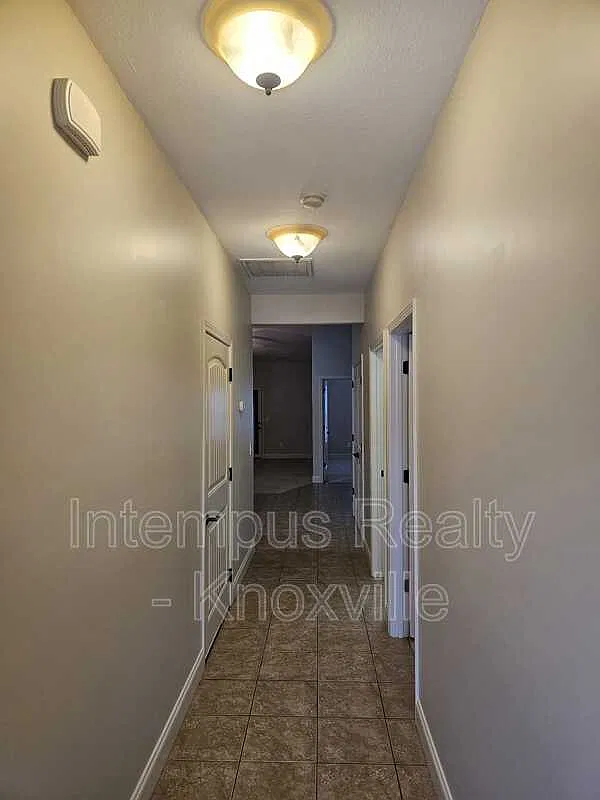 2 bed, 2.0 bath, 1200 sqft, $1,900 — Photo 2
