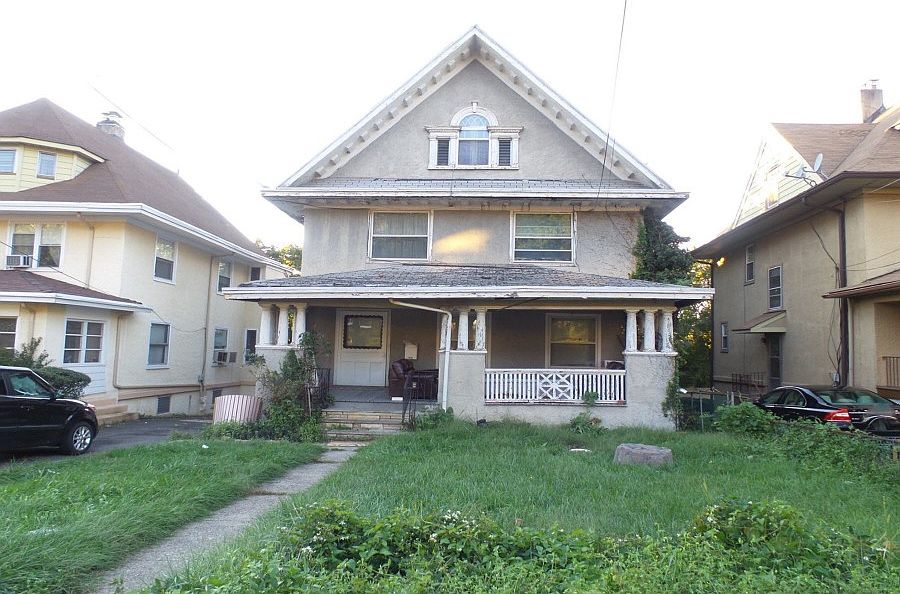 1st image of 571 Lincoln Ave