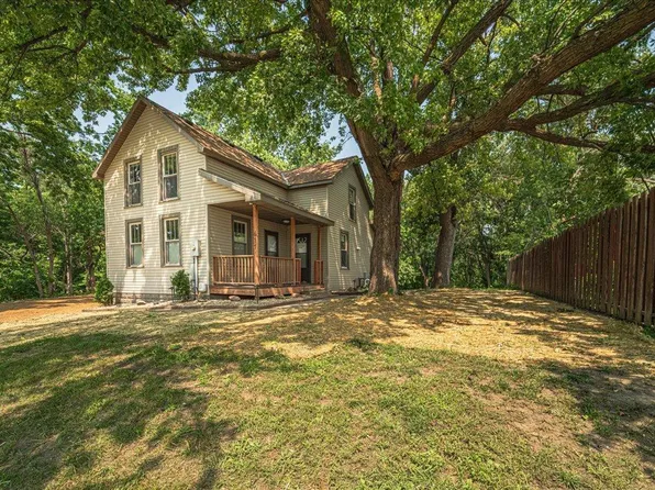 411 2nd St NW, New Prague, MN 56071