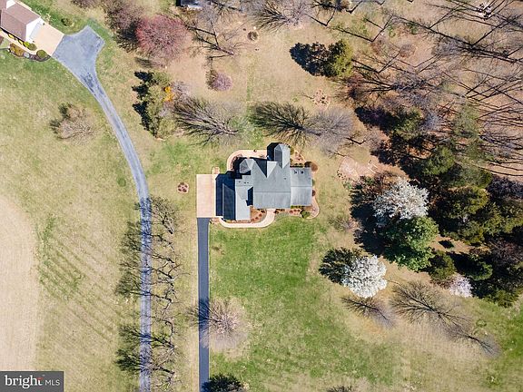 4th image of 474 Beaver Ln