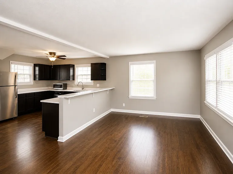 Warwick Court Townhomes — Photo 14