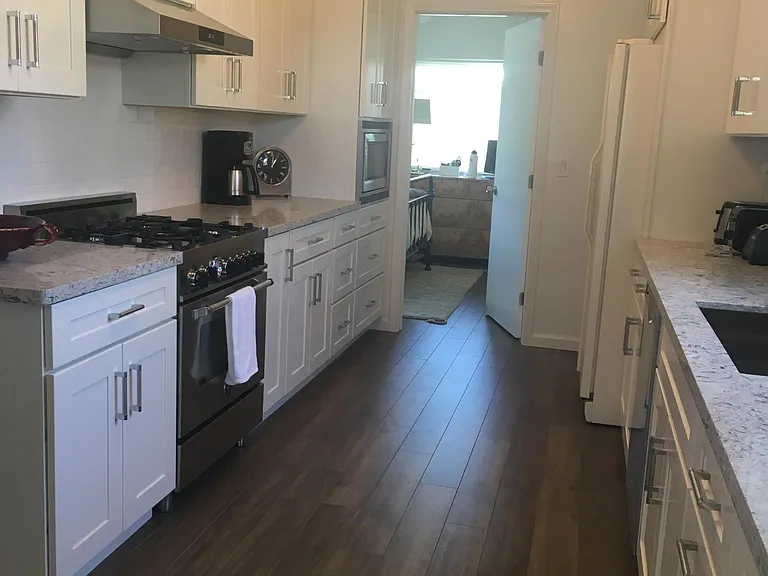 855 Poplar St — Photo 3