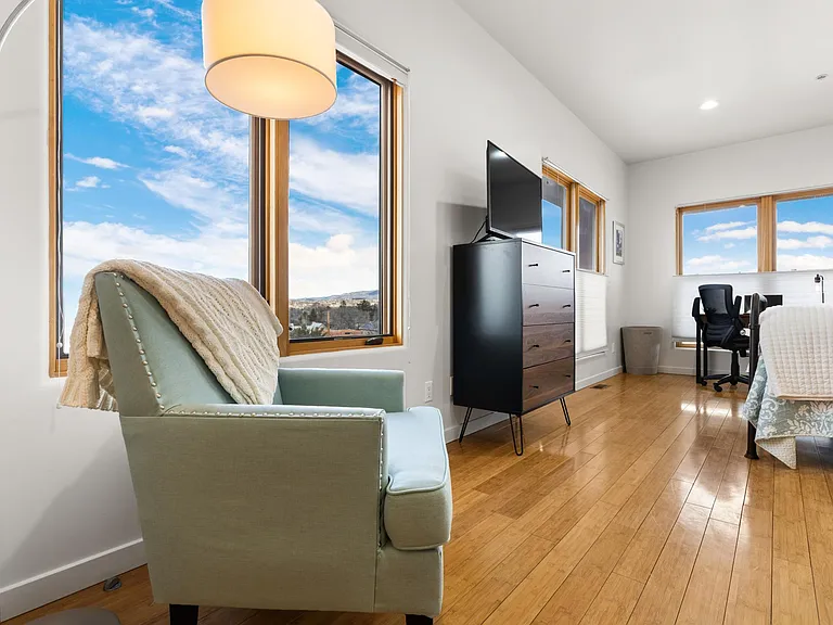 1010 Marquez Pl #L — Photo 42