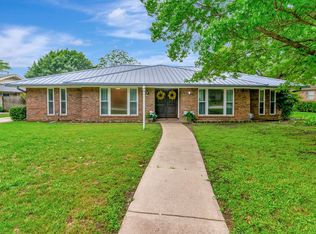 1806 Elm Crest Dr, Arlington, TX 76012