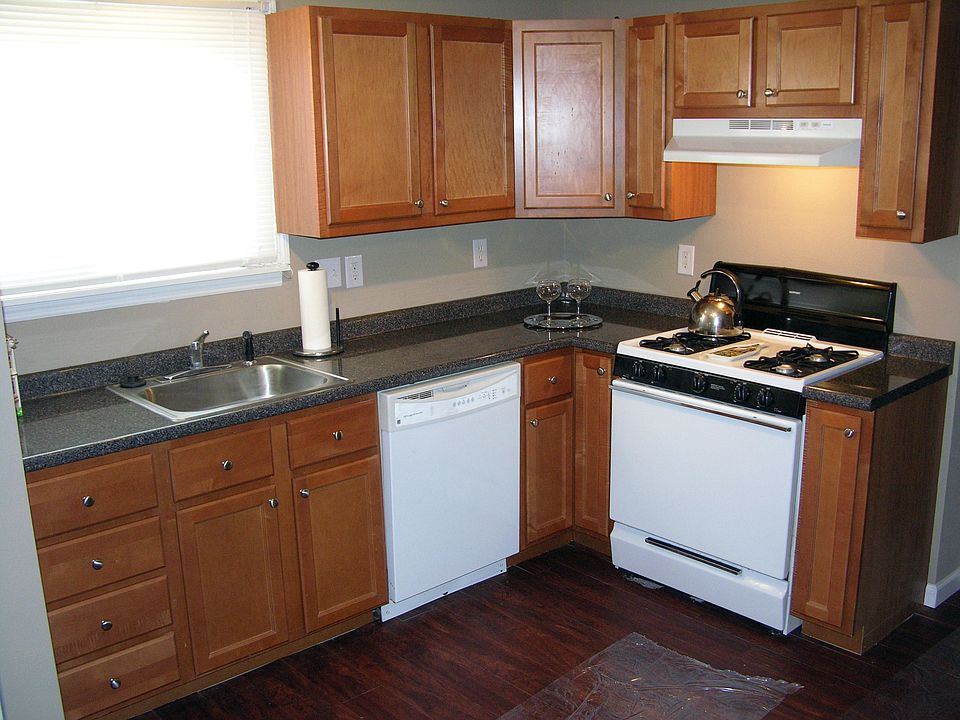 1st image of 9515 Clyde Ave