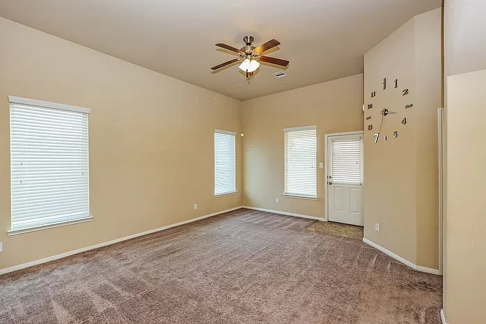 4 bed, 3.0 bath, 2325 sqft, $2,145 — Photo 3