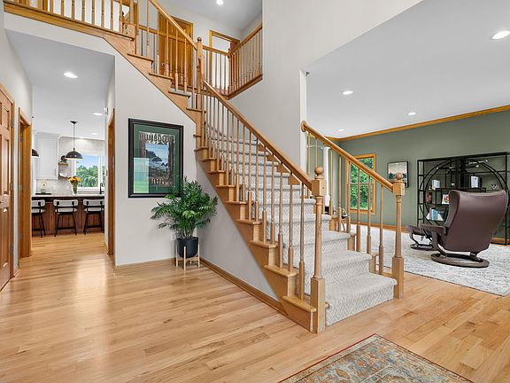 5th image of 22873 Cherry Hill Ct