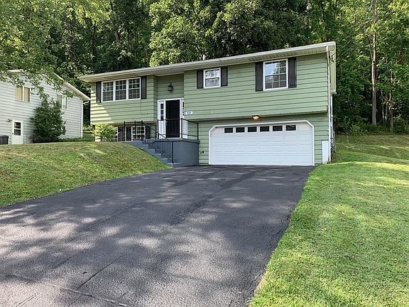 3rd image of 928 Sarah Ln