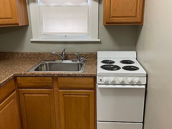 5th image of 1015 Hepburn St #2