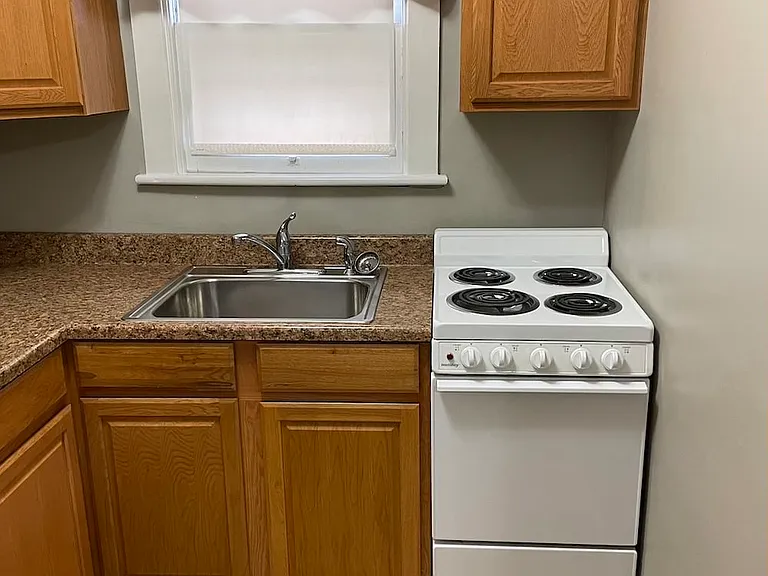 1015 Hepburn St #2 — Photo 5