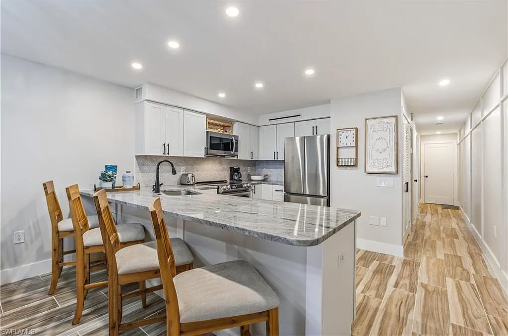 1 bed, 1.0 bath, 626 sqft, $6,500 — Photo 2