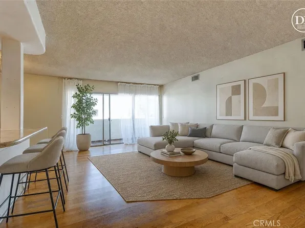 5454 Zelzah Ave APT 215, Encino, CA 91316