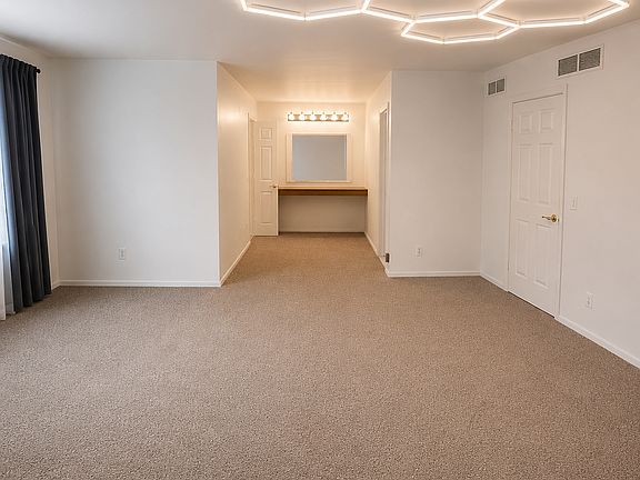 5th image of 43170 Lancelot Dr