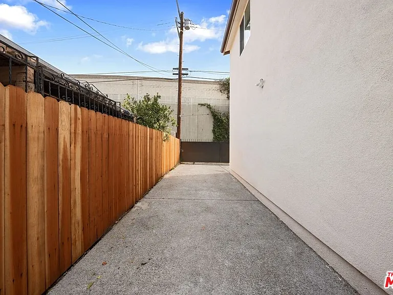 5912 S Flower St — Photo 57
