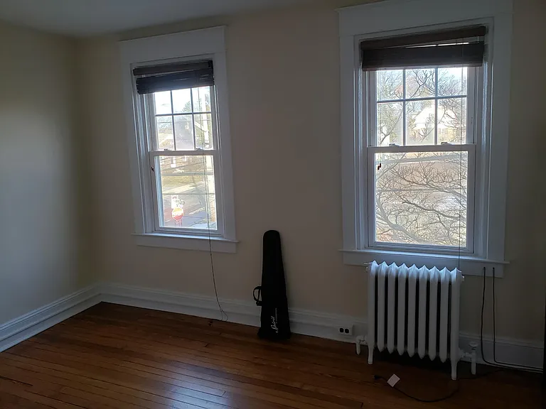 298 E Jefferson St #2 — Photo 8