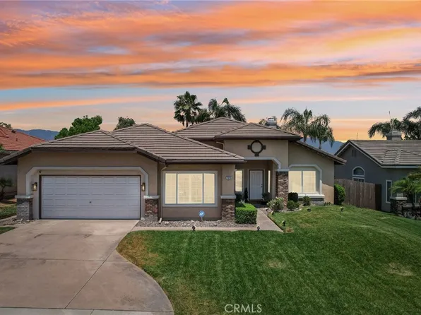 2826 W Sunnyview Dr, Rialto, CA 92377