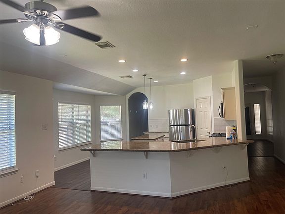 5th image of 1202 Hemple Dr