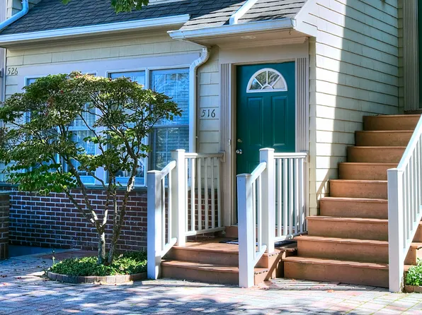85 Locust Avenue APT 516, New Canaan, CT 06840
