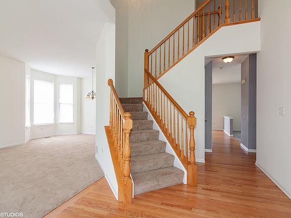 2nd image of 3511 Thoroughbred Ln