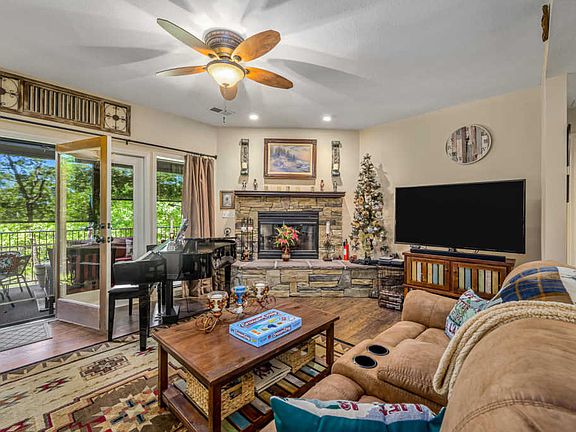 4th image of 18 Bradford Pl Unit 512