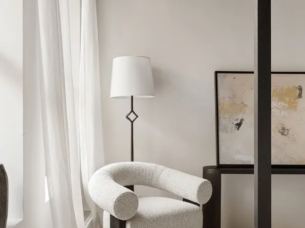 415 Washington Street image 13 of 20