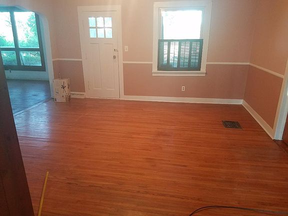 4th image of 2322 Eastwood Rd