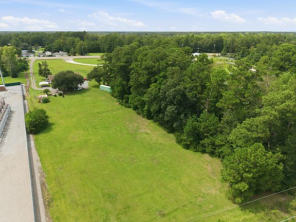 3rd image of 1922 S Live Oak Dr