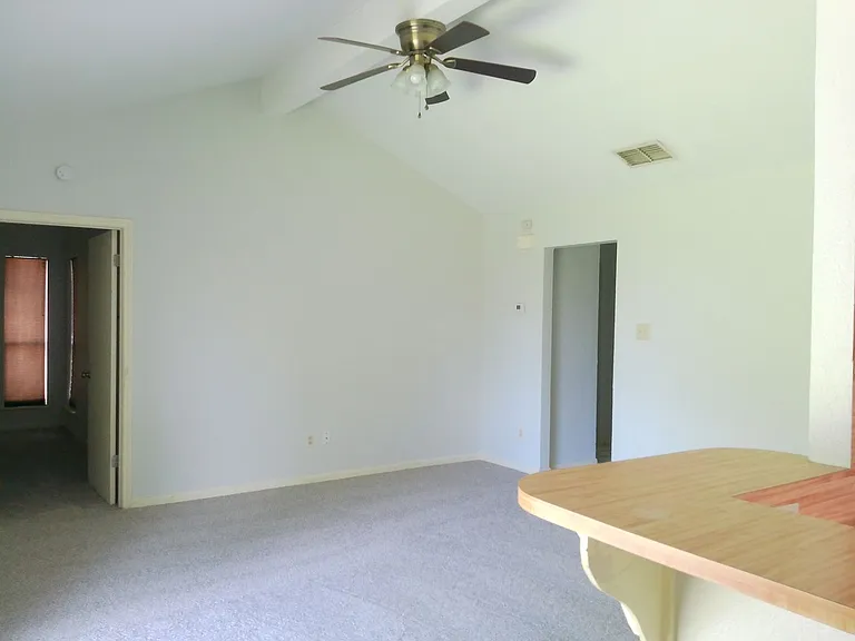 2614 Camargo Dr — Photo 3