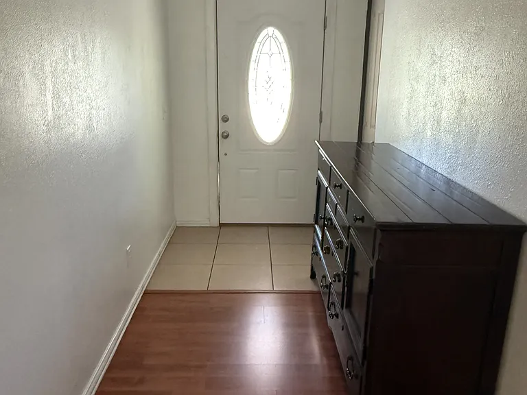 407 SW 1st St — Photo 9