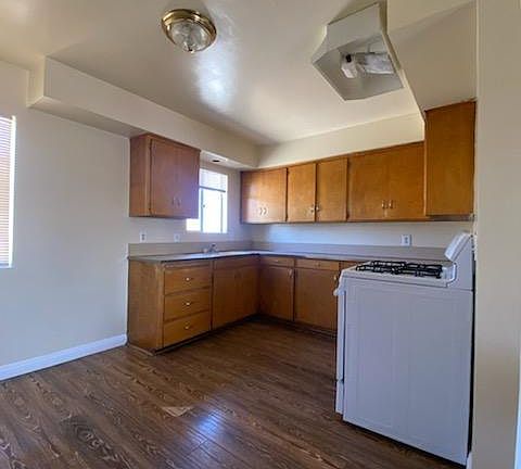 2nd image of 1011 W Flora St #N12x0c2fh