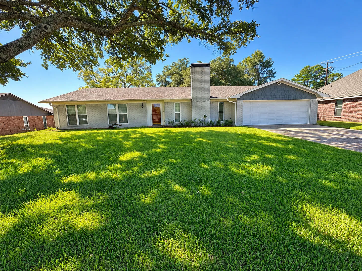 102 S Rainbow Dr — Photo 3