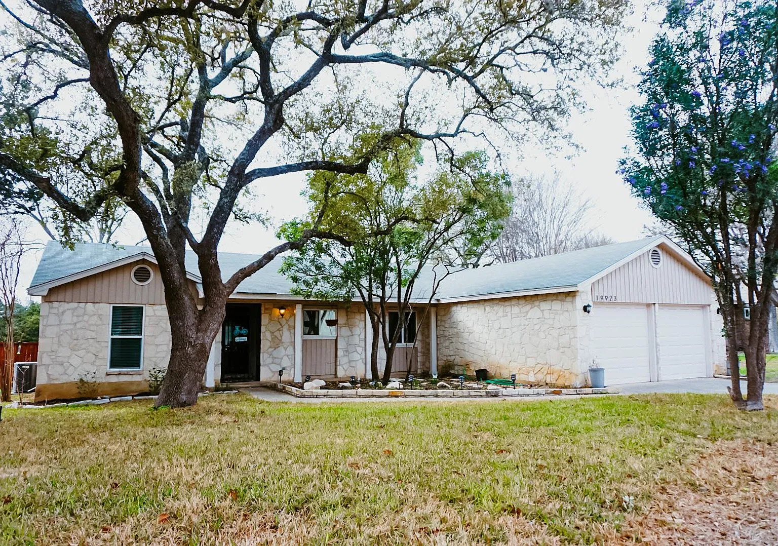 3 bed, 1608 sqft, $2,200 — Photo 1