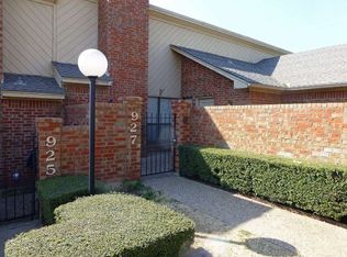 927 Cedarland Blvd, Arlington, TX 76011