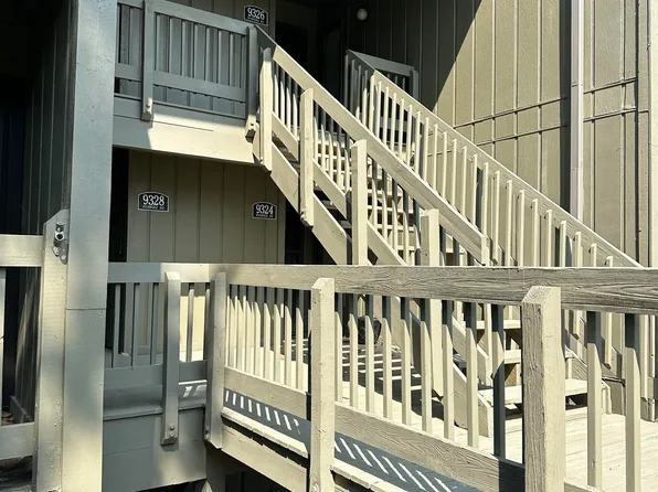 9324 S Lake Ridge Dr #60, Bloomington, IN 47401