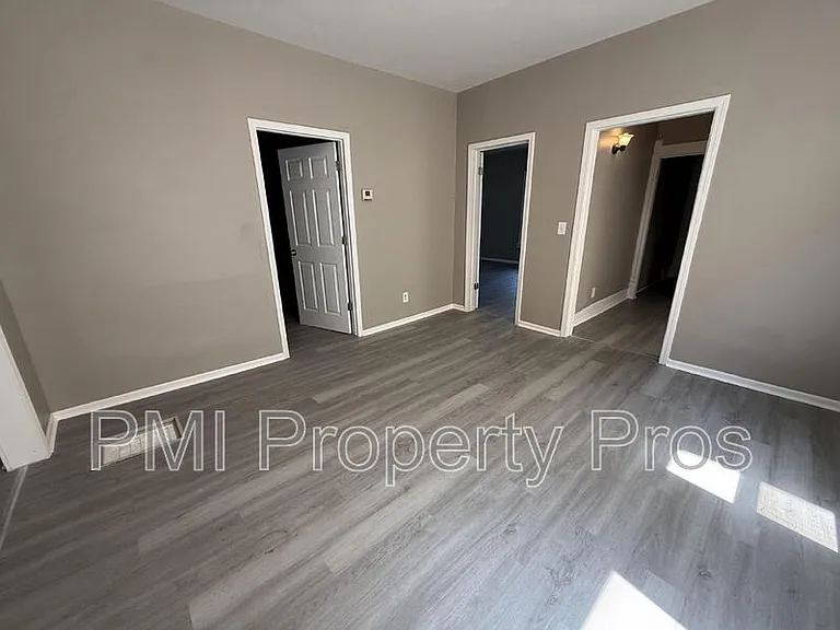 1943 N 38th St — Photo 8