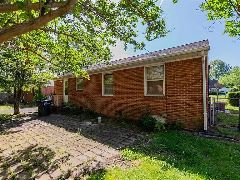 3015 Madison St — Photo 16