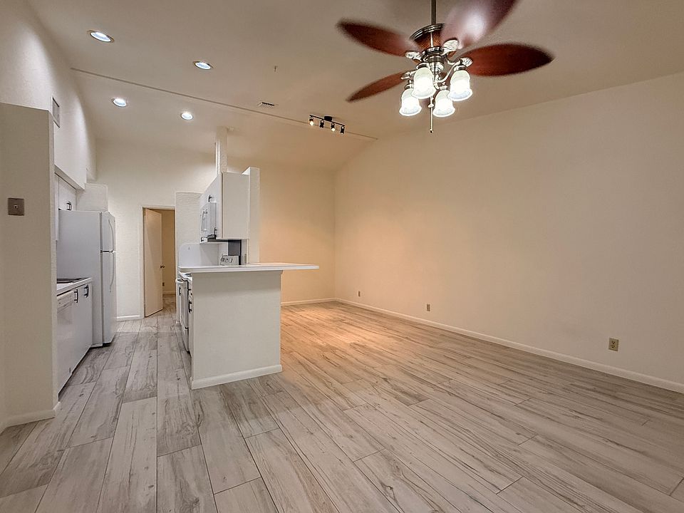 Close to intracoastal waterway .Open Plan Living, Kitchen living and dining with spacious vaulted ceilings