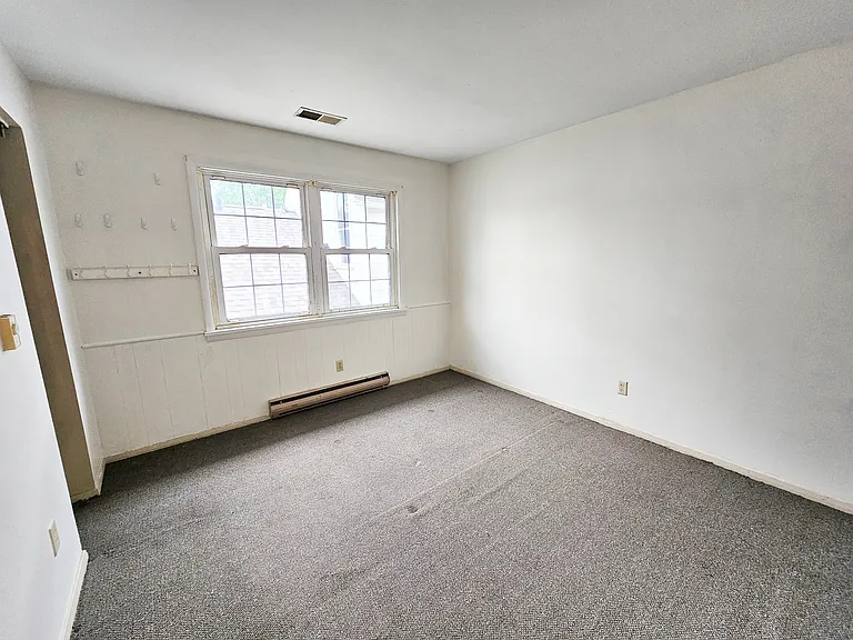 422 1/2 W Spring St #422-1/2 — Photo 10