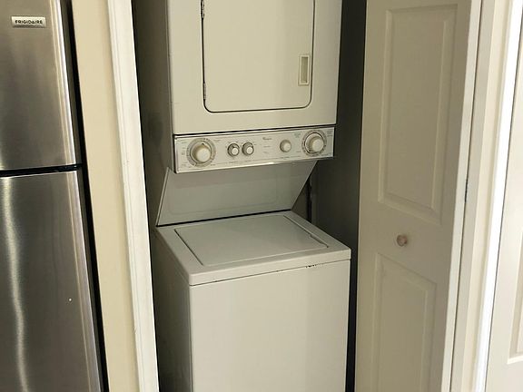 5th image of 1504 W Cary St
