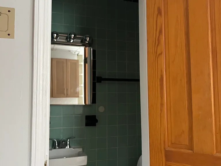 136 Coles St #1 — Photo 17