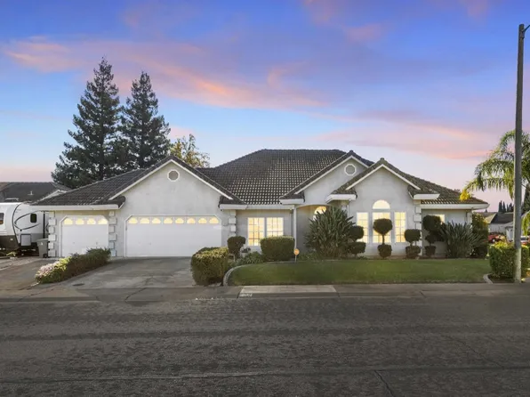 2098 Mann Dr, Yuba City, CA 95993