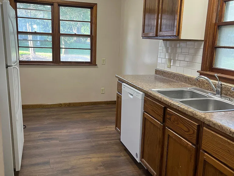 5201 Douglas Ave — Photo 12