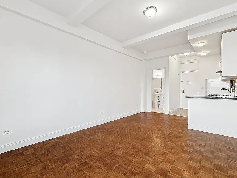 160 W 71st St #15J — Photo 3