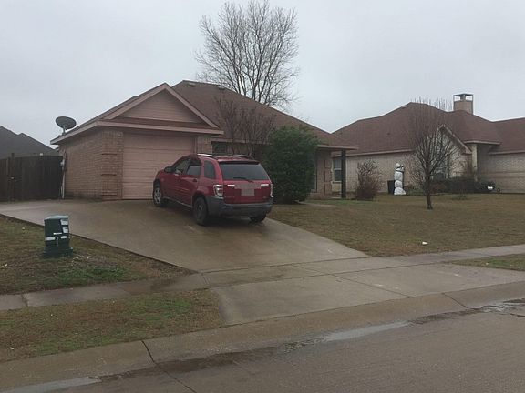 3rd image of 628 Oliver Ln