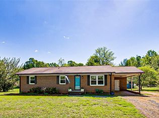 6821 Branson Mill Rd, Pleasant Garden, NC 27313